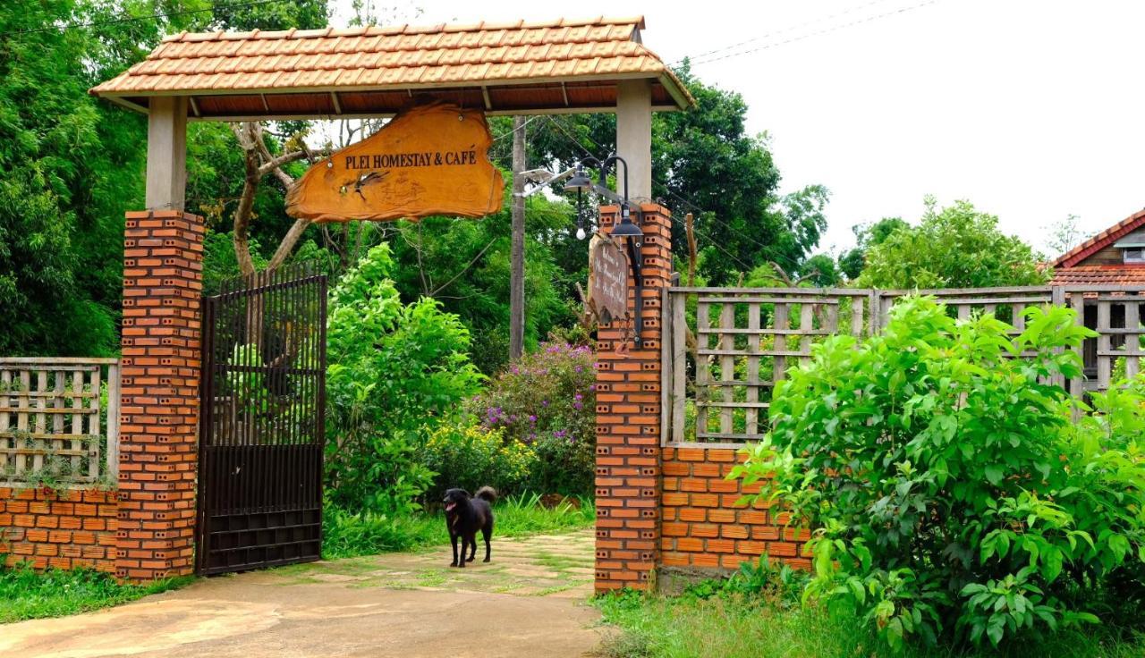 Plei Homestay & Cafe Pleiku Exterior photo