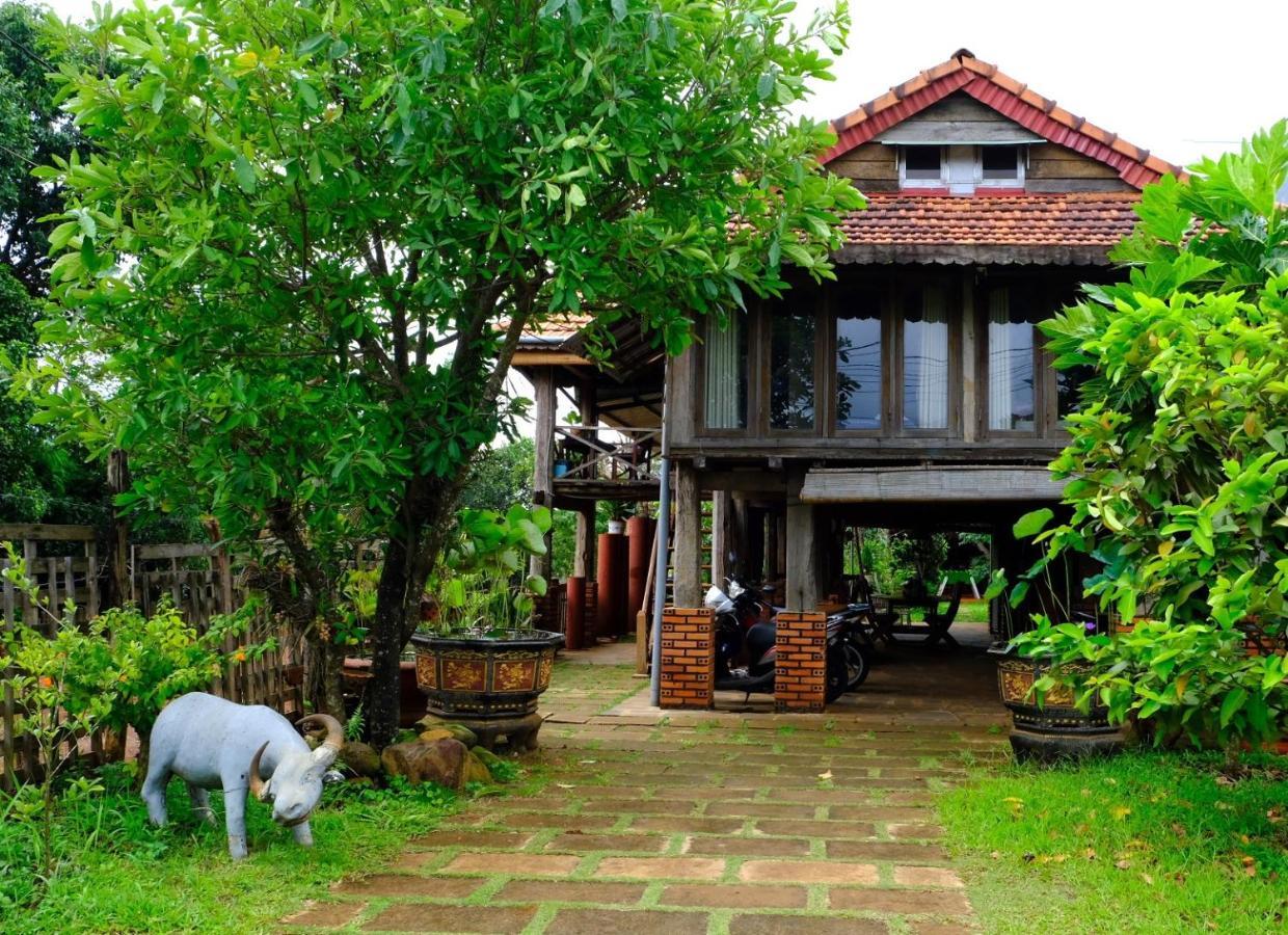 Plei Homestay & Cafe Pleiku Exterior photo